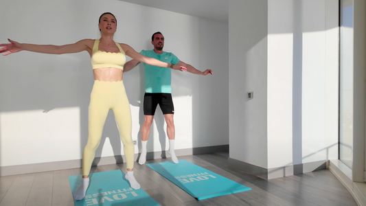 İmge ve Doğukan evde Cross Jack egzersizi yaparken | Imge and Doğukan performing Cross Jack at home